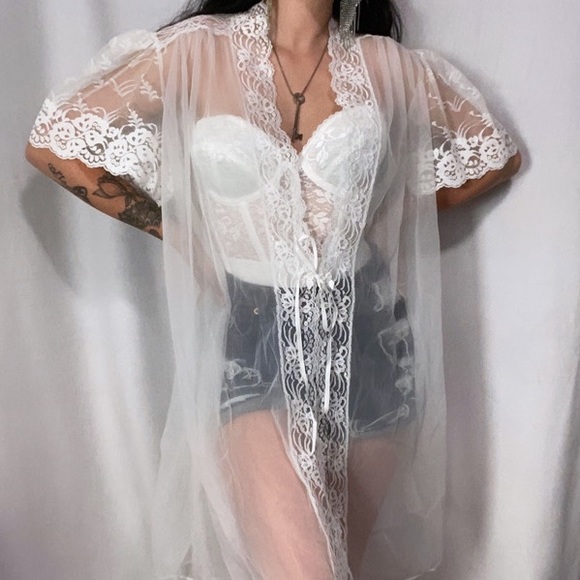 Vintage Other - 1970s RARE TULLE LACE INTRICATE HOUSE DUSTER ROBE